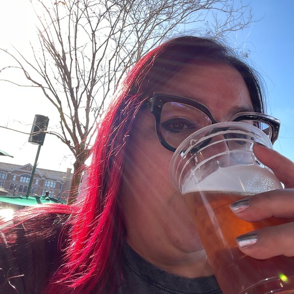 Meet your Posher, Danielle - Picture 4 of 6